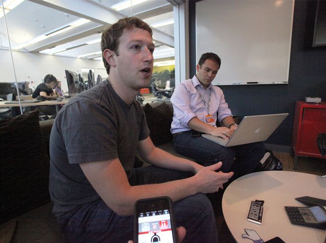 Zuckerberg dzwoni do Obamy ponarzekać na NSA