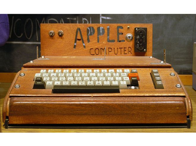 Pierwszy komputer Apple sprzedany na aukcji