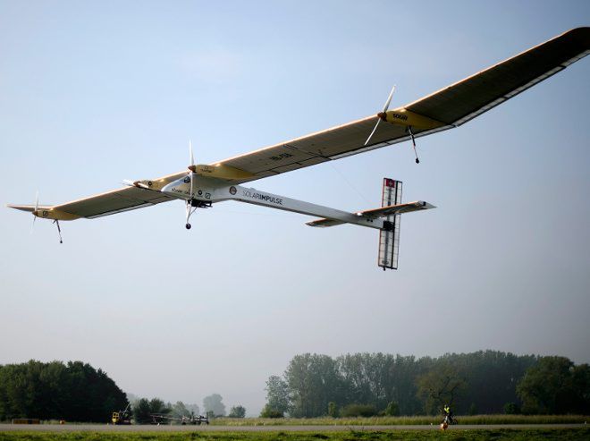 Samolot na słońce Solar Impulse zakończył pierwszy międzykontynentalny lot
