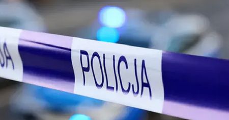 Pod podłogą ukryto zwłoki. 37-latek przysypał je popiołem