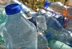 "Pijemy plastik". Francuzi zszokowani najnowszymi badaniami opakowań wody