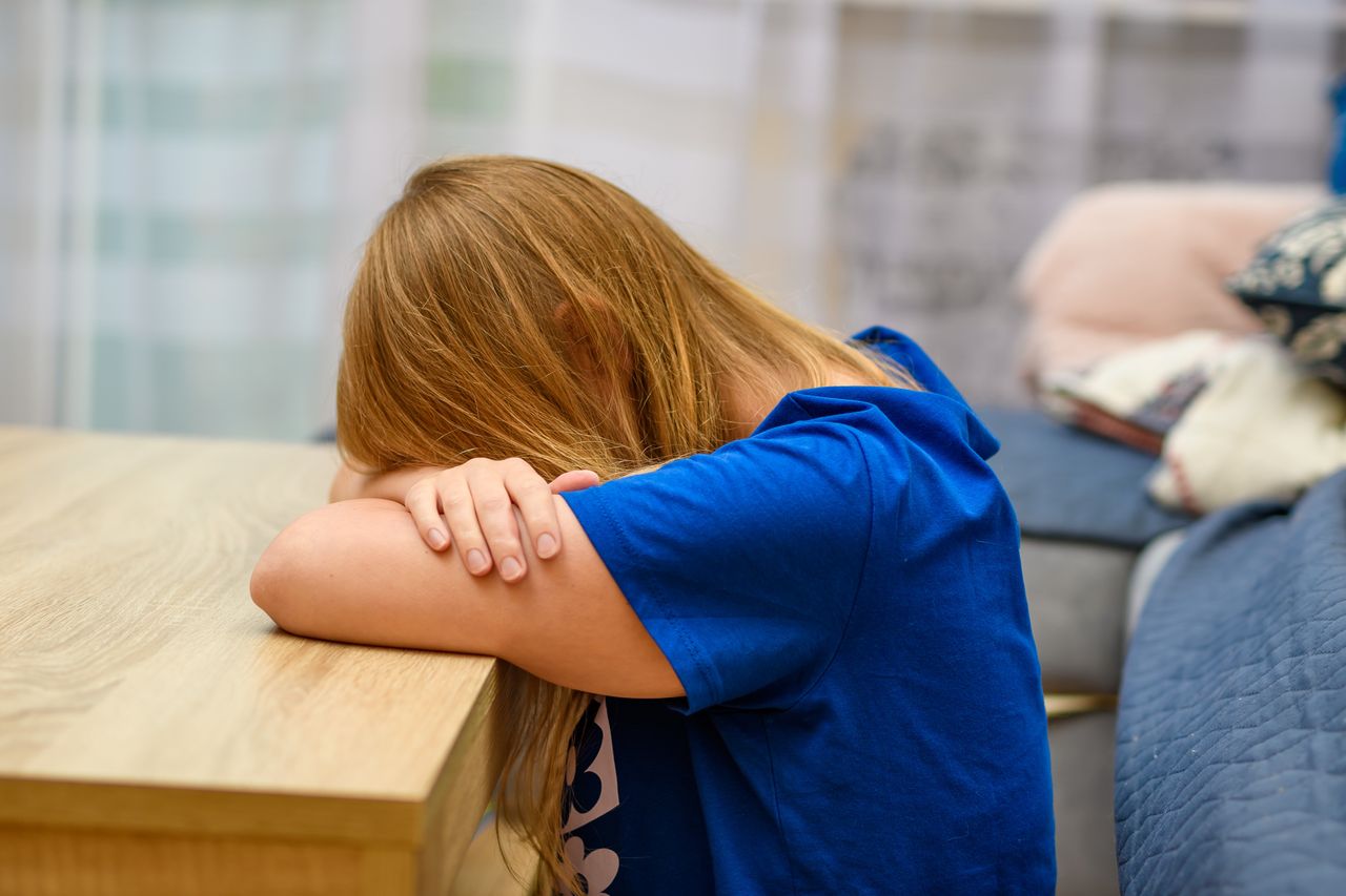 Wiktoria dostaje pisma z MOPS. 8-latka ma płacić za pobyt dziadka w DPS