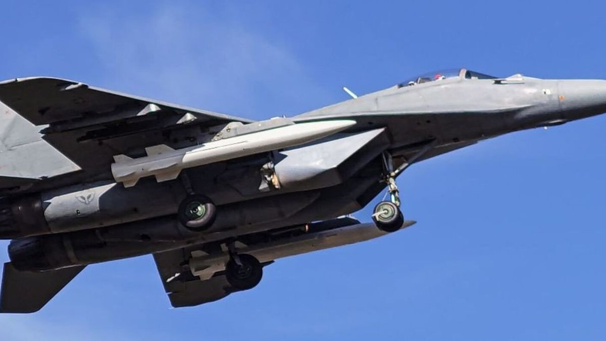 Serbskie MiG-29 z pociskami CM-400AKG 