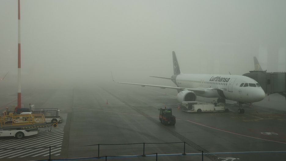 Parali? na krakowskim lotnisku
01.12.2024. Krakow- Balice. Paraliz lotniska, z powodu mgly loty zosta?y wstrzymane. fot Mateusz Kotowicz/REPORTER
Mateusz Kotowicz/REPORTER