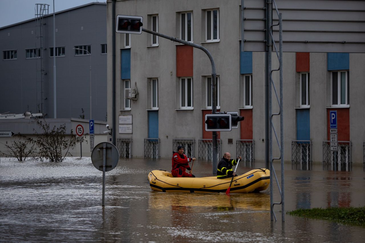 Czesi boją się o południe. "W każdej chwili"