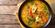 Zupa tajska z kurczakiem i makaronem – orientalna uczta smaków