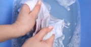 Zalewam pranie przyprawą. Odwraca skutki domowej wpadki