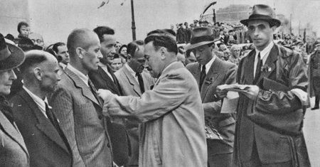 Matrioszki Stalina. Czy Polską Ludową rządziły sobowtóry?