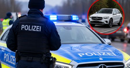 Dramat kierowcy w Niemczech. Nowe auto stanęło w ogniu. Ogromne straty