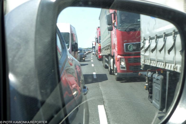 Prawie połowa ankietowanych przez TransJobs.eu stwierdziła, że w swojej pracy najbardziej lubi możliwość poznawania nowych miejsc. Blisko 40 proc. docenia wysokie zarobki, a ponad 29 proc. &#8211; szanse na spotykanie nowych ludzi.