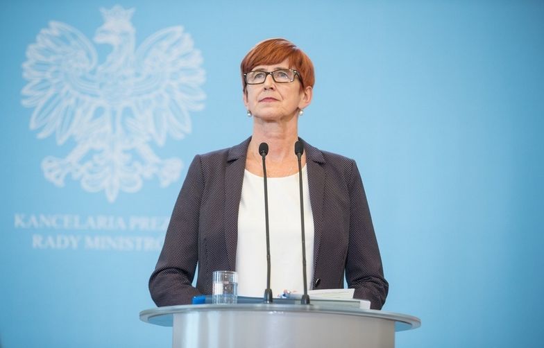 Minister Rafalska chce dać seniorom prezent