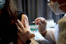 Ile osób miało niepożądane skutki szczepionki? Są już najnowsze dane