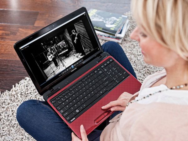 Ofensywa Toshiby - 10 nowych laptopów Satellite z serii L700 2