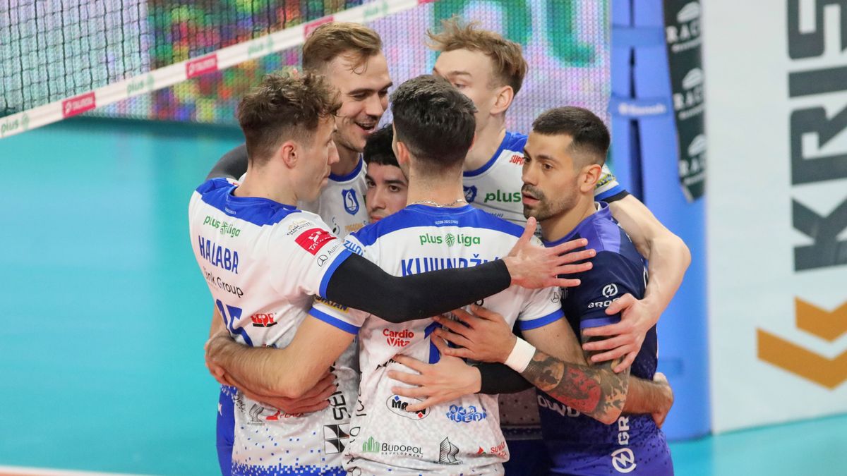 PAP / Artur Reszko / Na zdjęciu: siatkarze MKS-u Ślepsk Malow Suwałki