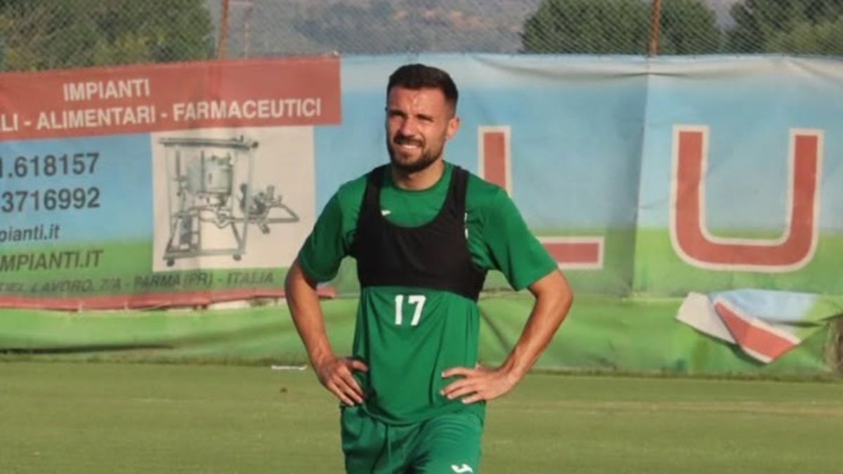 Instagram / KF Egnatia / Piłkarz KF Egnatia w czasie treningu