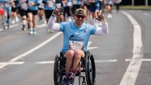 Wypadek przerwał jego karierę. "Nie trzeba chodzić, aby cieszyć się życiem"