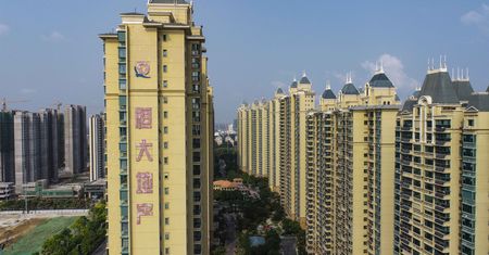 Evergrande na razie uniknął bankructwa. Gigant jest winien miliardy inwestorom