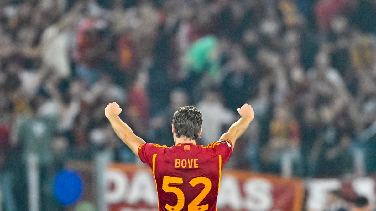 PAP/EPA / Alessandro Di Meo / Edoardo Bove w meczu AS Roma - Slavia Praga