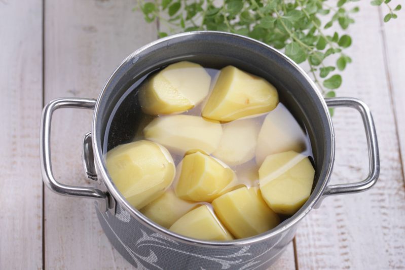 Jak gotować ziemniaki, żeby były smaczne i zdrowe?