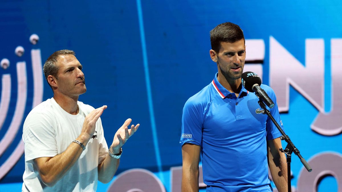 PAP/EPA / Abir Sultan / Na zdjęciu: Jonathan Erlich (z lewej) i Novak Djoković