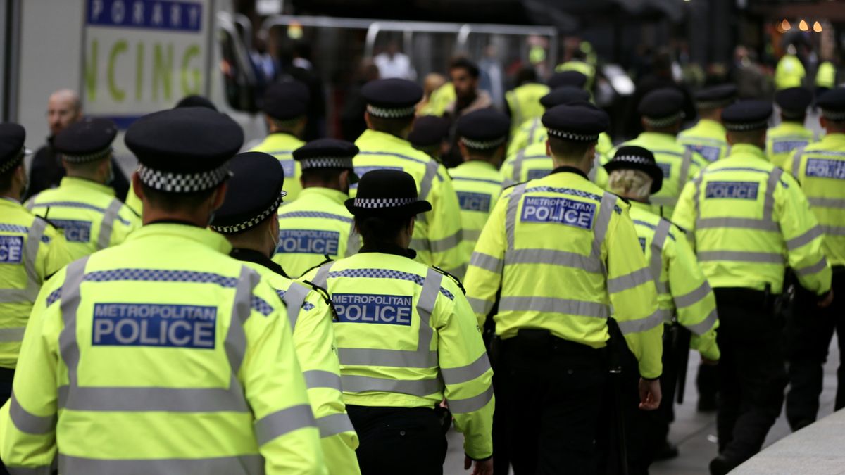 Zdjęcie okładkowe artykułu: Getty Images / Hasan Esen / Na zdjęciu: brytyjska policja