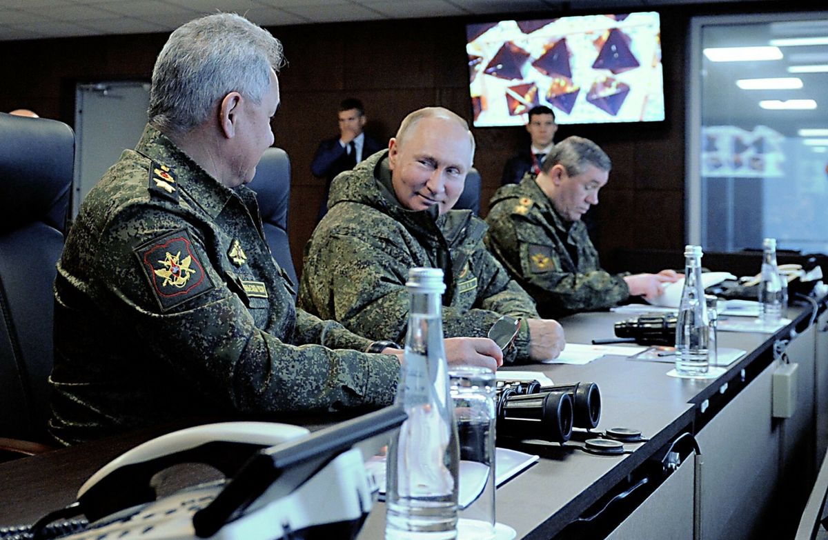 Władimir Putin na ćwiczeniach Wostok 2022. Po ostatnich porażkach w wojnie na Ukrainie zaczęły się poszukiwanie winnych wśród najwyższych dowódców