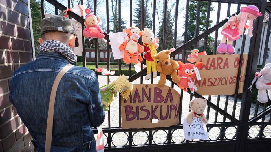 Protest przeciwko tuszowaniu pedofilii w Kościele.