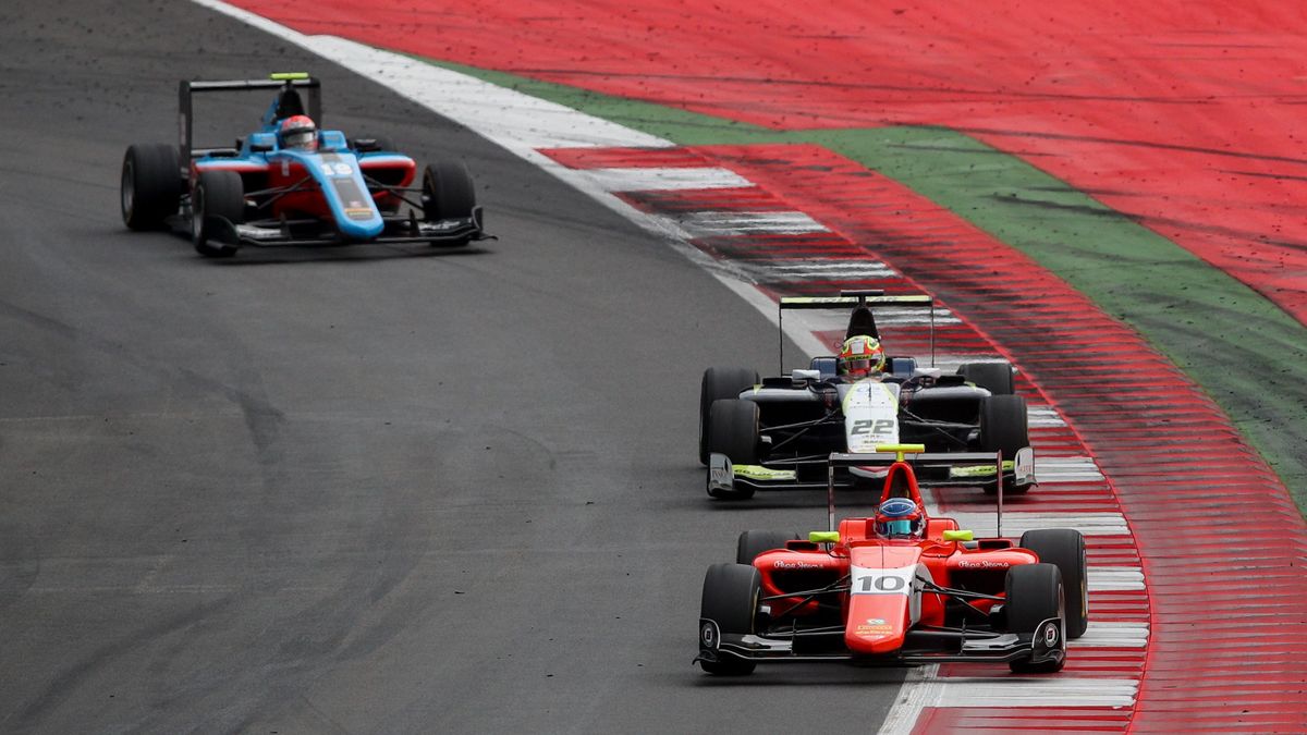 Materiały prasowe / Red Bull Content Pool / Tatiana Calderon (nr 10) notuje coraz lepsze wyniki w F3