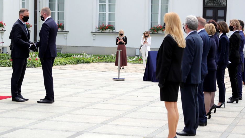 Funkcjonariuszka CBA, do której Ministerstwo Zdrowia wysyłało informacje o planowanych zakupach, została odznaczona przez prezydenta
