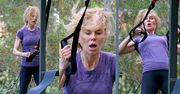 Naturalna Nicole Kidman trenuje w pocie czoła na siłowni pod chmurką (ZDJĘCIA)