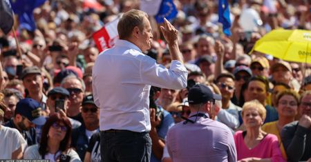 Będzie zawiadomienie. Nowe doniesienia o samolocie nad marszem