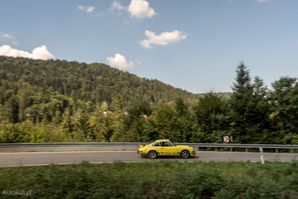 Porsche 911 GT3 Touring vs Porsche 911 Carrera RS 2.7