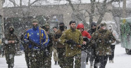 "Każdy w NATO zdecyduje czy zbroić Ukrainę"
