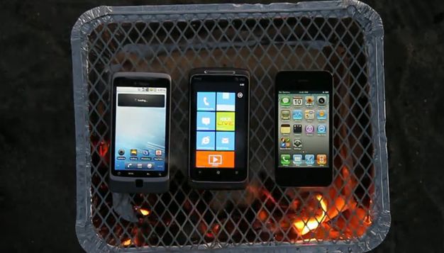 Który smartfon grilluje się najdłużej? [wideo]