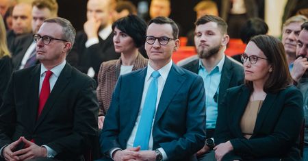Przebiegły ruch premiera. "Mamy oficjalny start kampanii PiS"