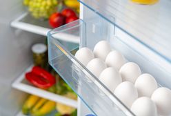 Dlaczego nie powinno się trzymać jajek i mleka na drzwiach lodówki. Powodów jest kilka