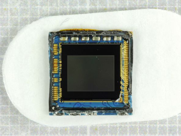 Samsung Galaxy S III od środka. Ma aparat z iPhone'a 4S 7