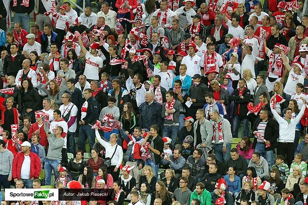 Na meczu reprezentacji Polski brakowało zorganizowanego dopingu kibiców. Piłkarze częściej słyszeli gwizdy, niż wsparcie fanów