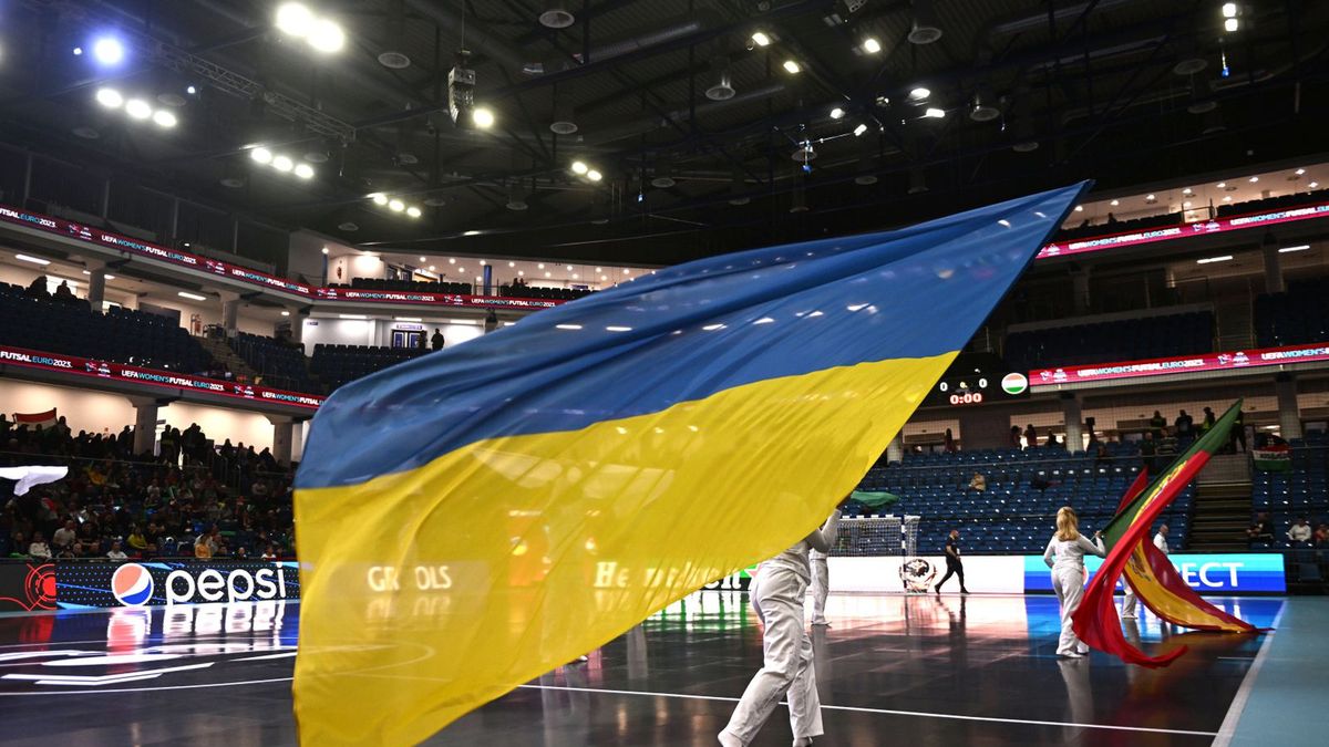 ukraińska flaga podczas zawodów sportowych