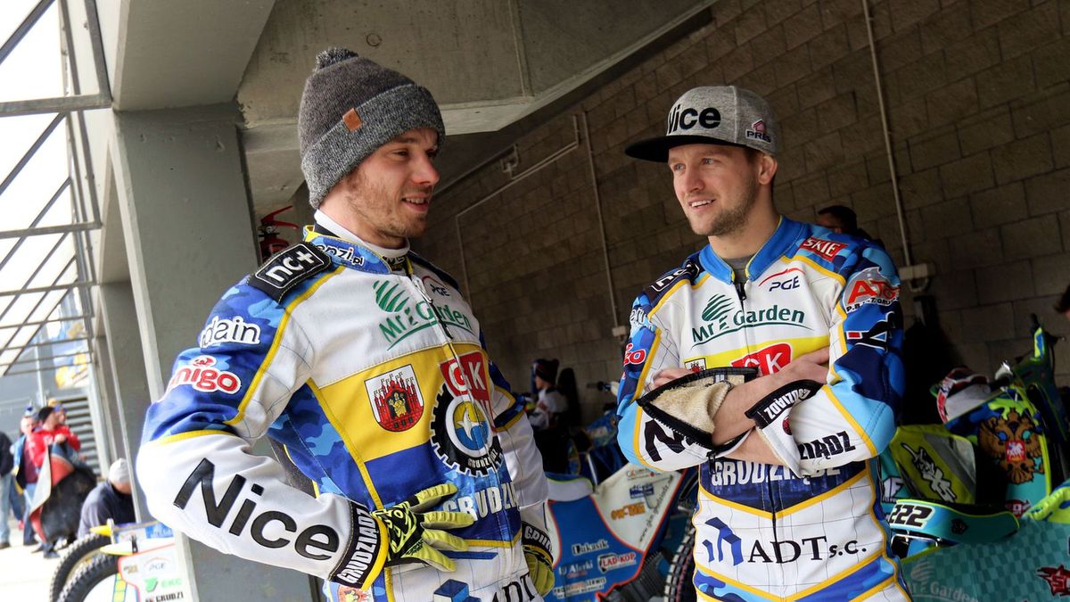 WP SportoweFakty / Łukasz Trzeszczkowski / Na zdjęciu: Krzysztof Buczkowski i Artiom Łaguta