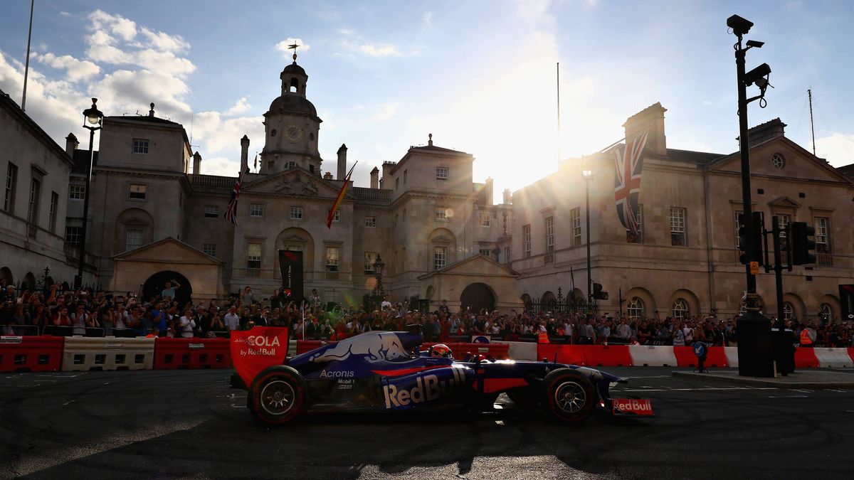 Materiały prasowe / Red Bull / Na zdjęciu: pokaz F1 na ulicach Londynu