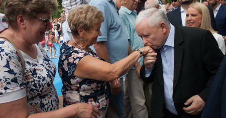 PiS ma już wyborczą ofertę dla kobiet. "To reakcja na babciowe" Donalda Tuska