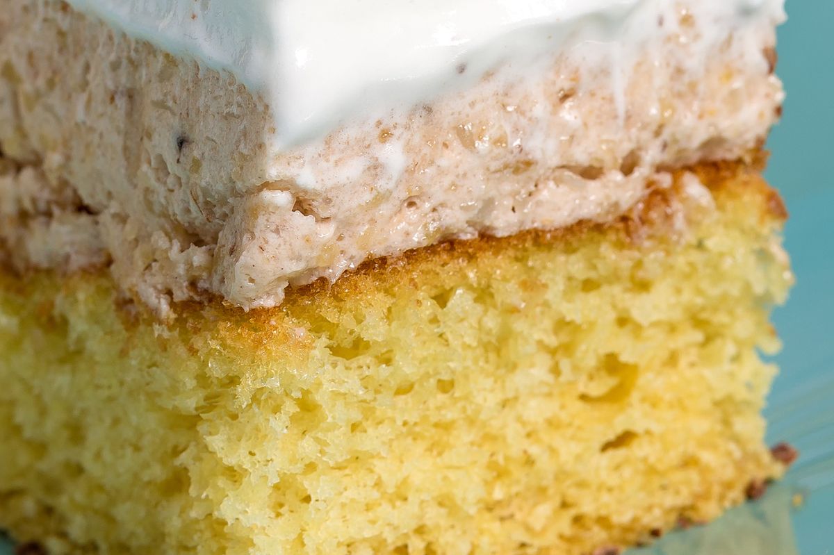 Almond cake with halva cream