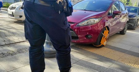 Ogrom mandatów za parkowanie pod dworcem. Straż miejska podała dane
