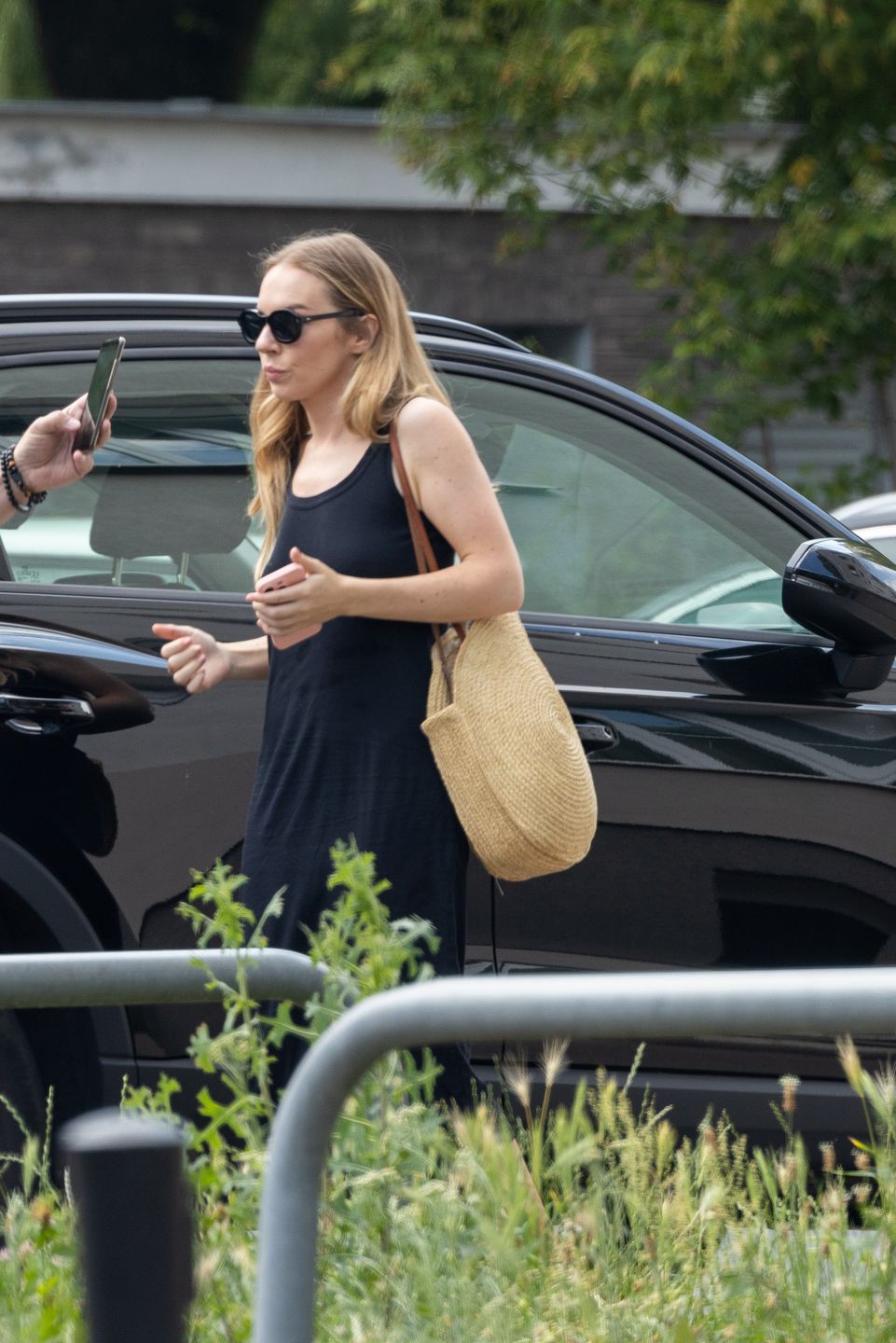 Hanna Turnau spaceruje po Warszawie