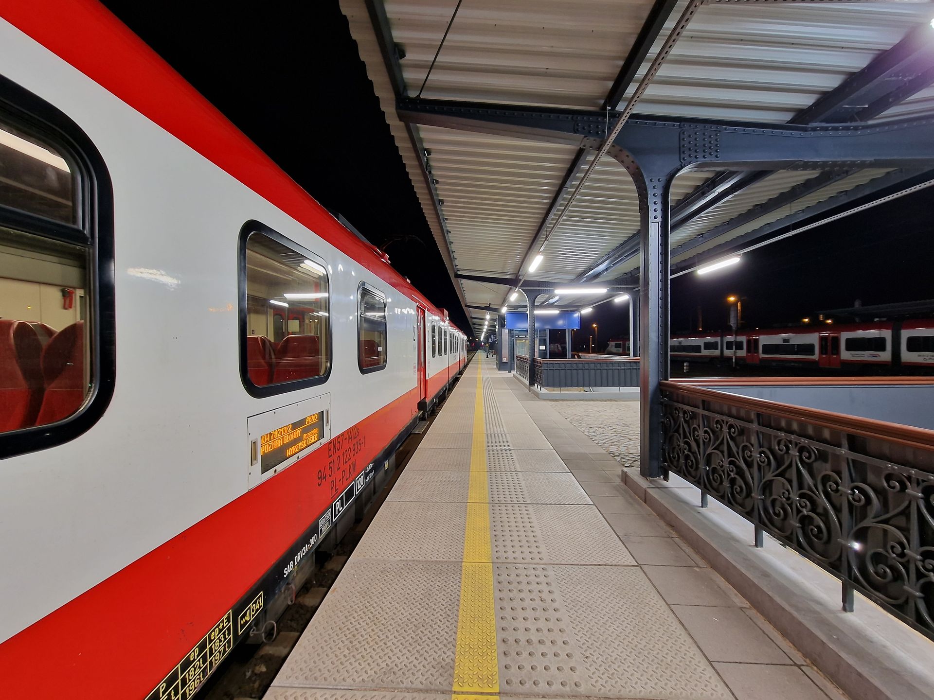 Opad szczęki. Samsung Galaxy S22 Ultra ma niewiarygodnie dobry zoom 29