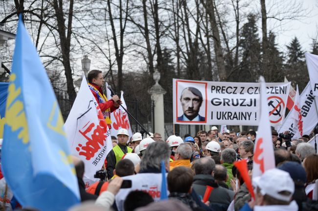 Solidarność: "Putin, łapy precz od Krymu"