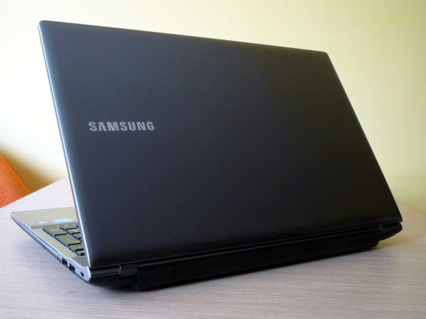 Samsung 550P5C
