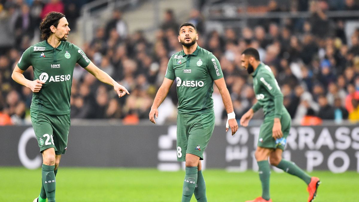 Newspix / Alexandre Dimou/Icon Sport / Na zdjęciu: piłkarze AS Saint-Etienne