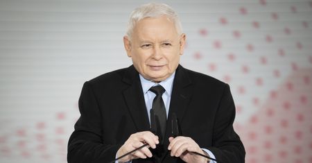 "Nawet 150 mln dolarów". Media: PiS negocjuje z zagranicznym inwestorem